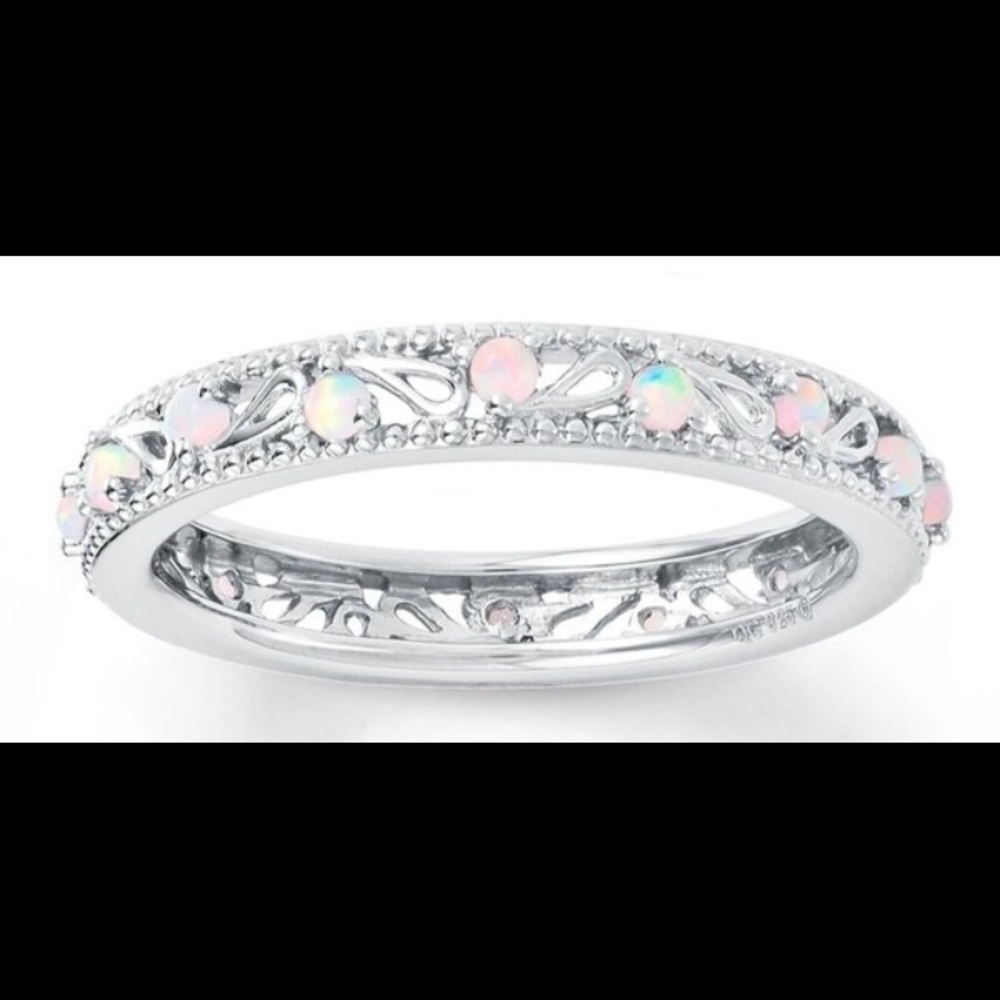 Silver plated ring beautiful detail size 7